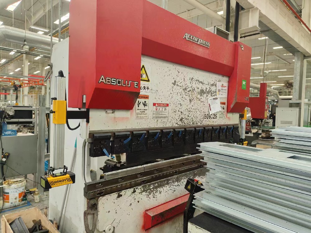 折弯机保护装置有几点的？