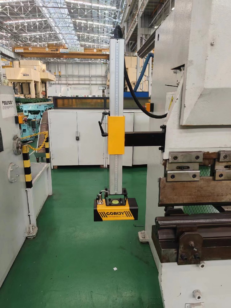 戈瑞折弯机保护装置如何安装？自己能安装么？