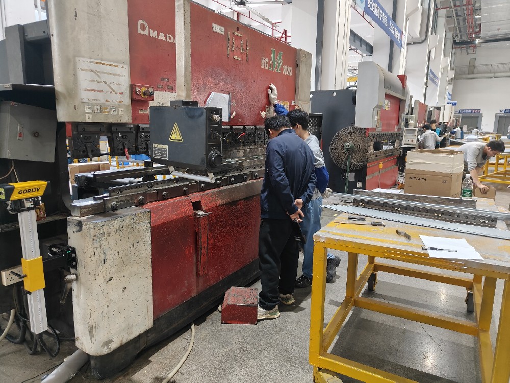 折弯机防夹手装置作用及安装要点详解