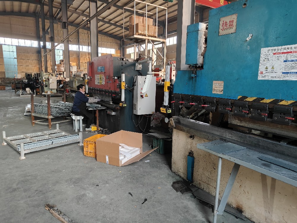 折弯机防夹手装置筑牢车间作业安全防线